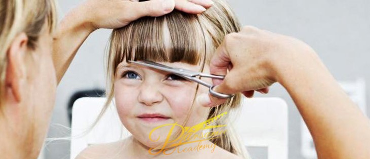 نحوه کوتاه کردن موی کودک در اصلاح سر کودک